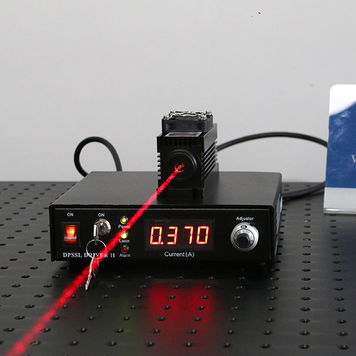 633nm±1nm 100mW 단일 모드 반도체 레이저 Ellipse Spot Near TEM00 Laser